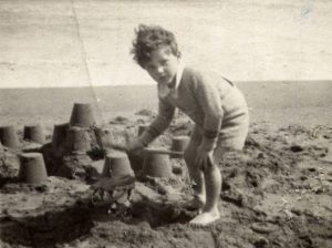 1947 on the beach